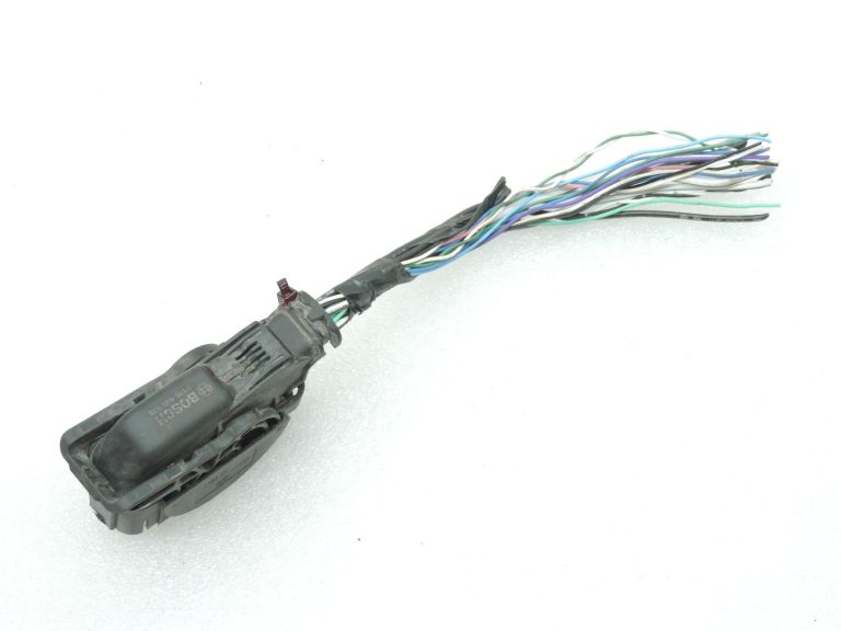 „Toyota Yaris IV XP210“ ABS vadības bloka savienotājs un vadu kopne 1928405377