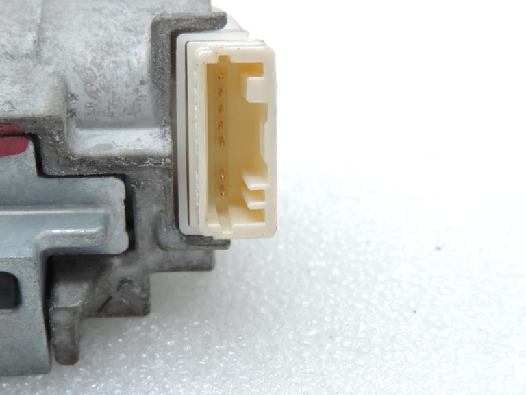 OE Toyota Yaris IV XP210 stūres kolonnas slēdzene 4528002430