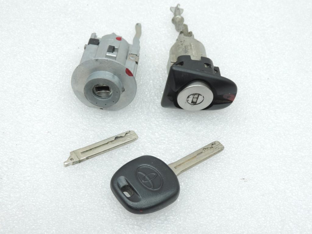 OE Toyota Yaris IV XP210 Ignition Lock Cylinder, Door Lock Cylinder, With Key