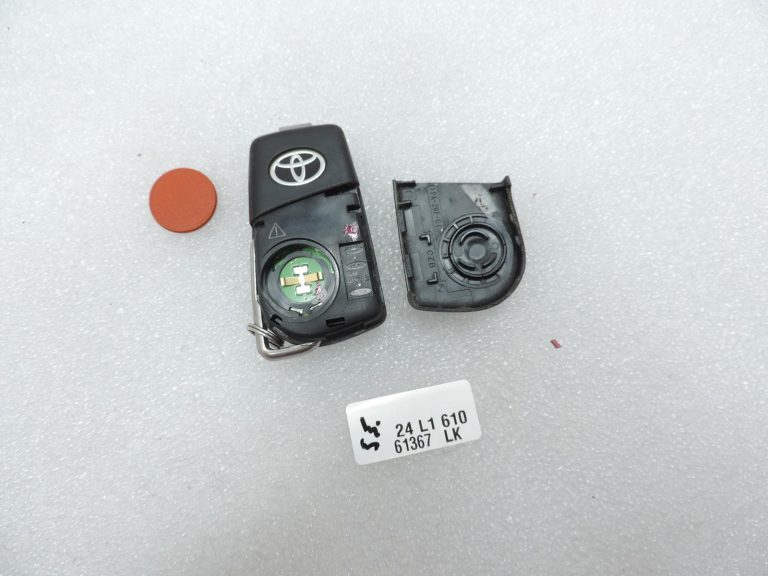 OE Toyota Yaris IV XP210 bezvadu atslēga ar tālvadības pulti 89070K0060