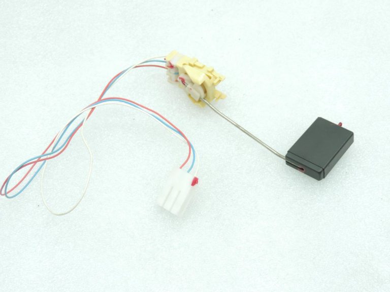 OE Toyota Yaris IV XP210 1.5 M15AFKS degvielas tvertnes līmeņa sensors 83320K0020