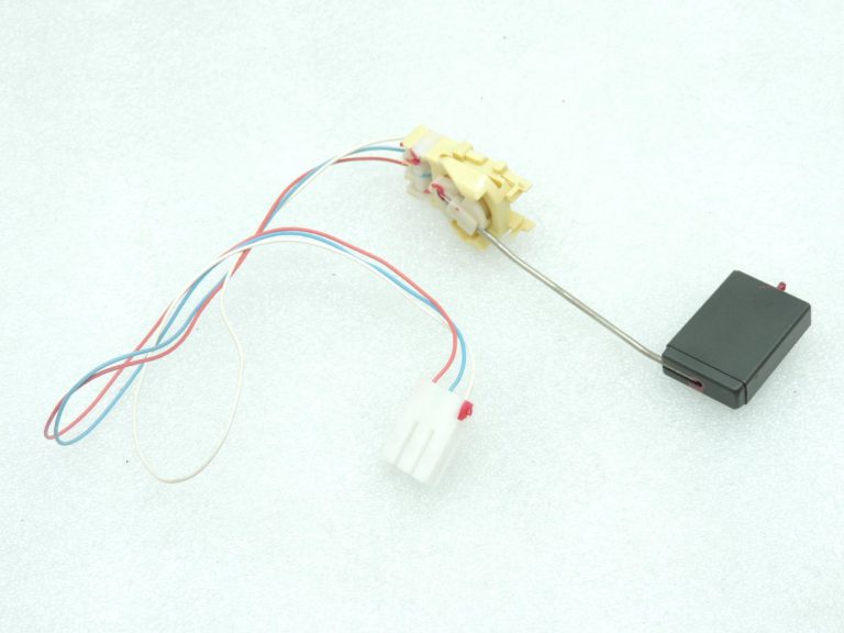 OE Toyota Yaris IV XP210 1.5 M15AFKS degvielas tvertnes līmeņa sensors 83320K0020
