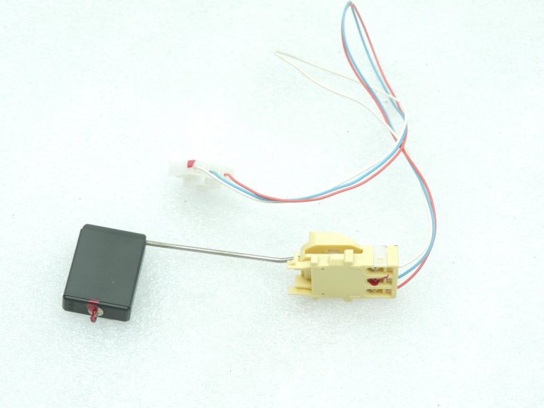 OE Toyota Yaris IV XP210 1.5 M15AFKS degvielas tvertnes līmeņa sensors 83320K0020