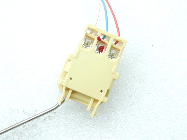 OE Toyota Yaris IV XP210 1.5 M15AFKS degvielas tvertnes līmeņa sensors 83320K0020