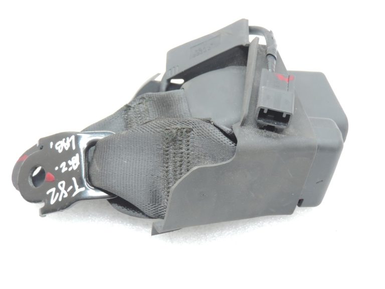 OE Toyota Yaris IV XP210 drošības jostas sprādze aizmugurē labajā pusē 73380K0010C0