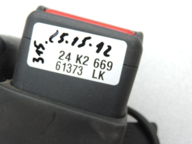 OE Toyota Yaris IV XP210 drošības jostas sprādze aizmugurē labajā pusē 73380K0010C0
