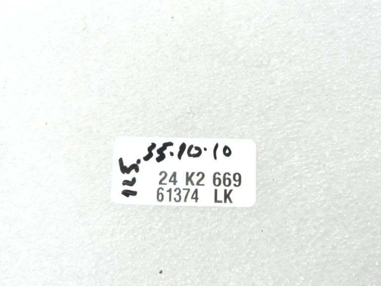 OE Toyota Yaris IV XP210 tīrītāja rokturis, aizmugurējais tīrītāja rokturis 85241K0010