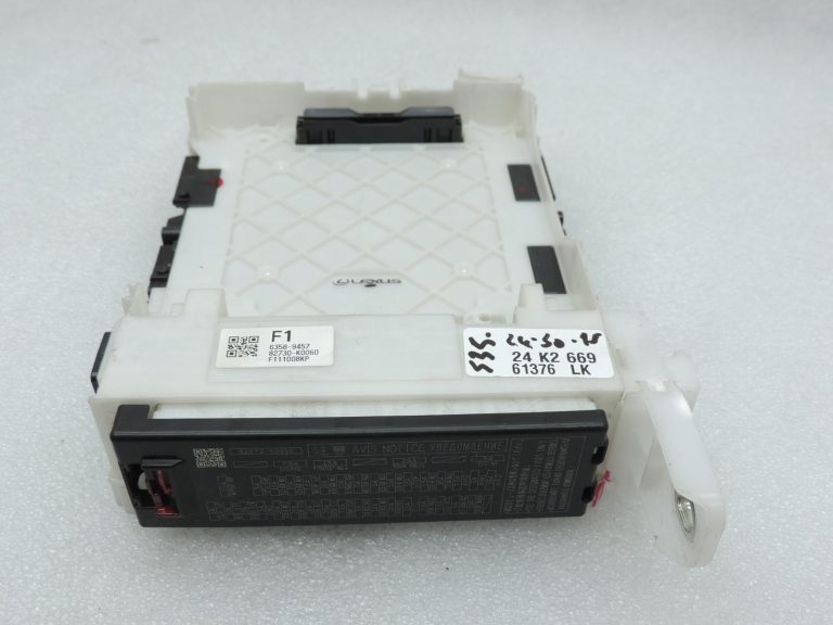 OE Toyota Yaris IV XP210 drošinātāju kārba, vadības bloks 82730K0060