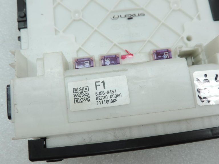 OE Toyota Yaris IV XP210 drošinātāju kārba, vadības bloks 82730K0060