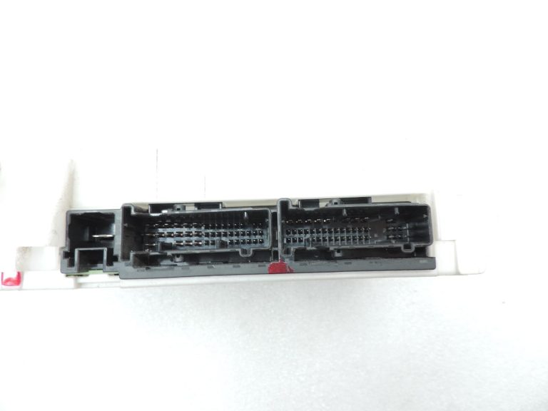 OE Toyota Yaris IV XP210 drošinātāju kārba, vadības bloks 82730K0060