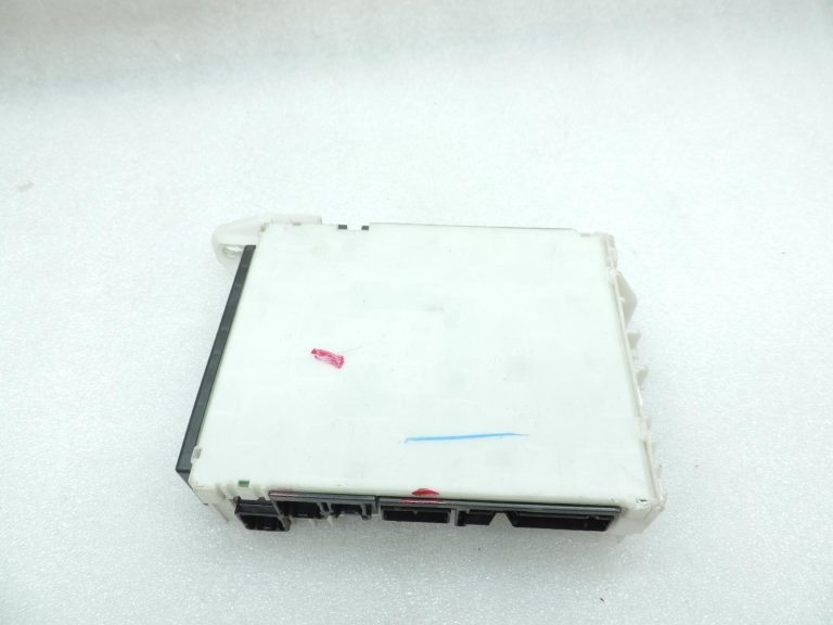 OE Toyota Yaris IV XP210 drošinātāju kārba, vadības bloks 82730K0060