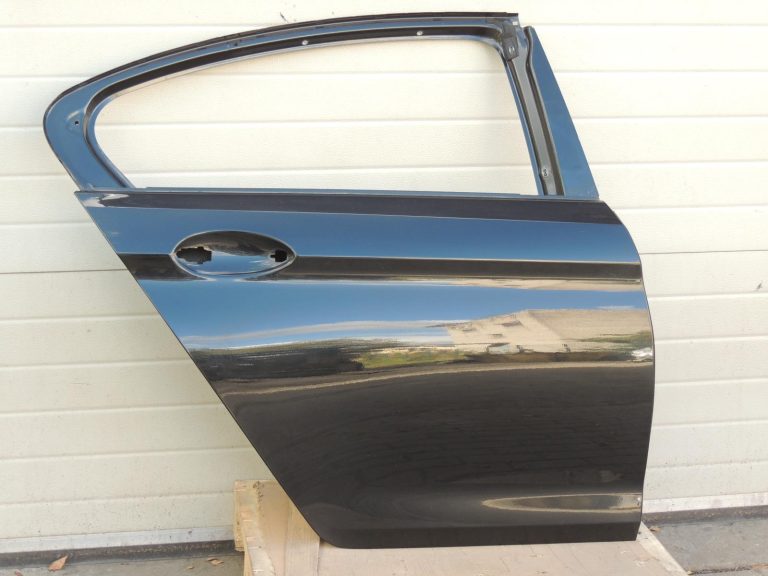 BMW G30 G31 aizmugurējā labā durvī, safīra melnā krāsā, 475 alumīnijs, 41007408964, OE