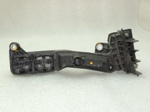 BMW G30 G31 ārējais atbalsta punkts, atbalsta punkts, palīdzība iedarbināšanā, akumulators 61149339825 OE