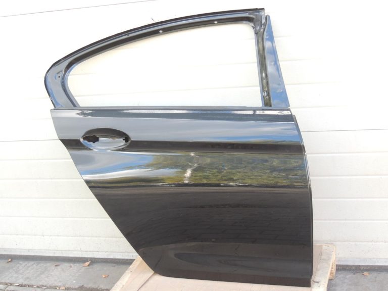 BMW G30 G31 aizmugurējā labā durvī, safīra melnā krāsā, 475 alumīnijs, 41007408964, OE