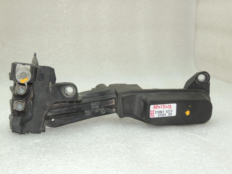 BMW G30 G31 ārējais atbalsta punkts, atbalsta punkts, palīdzība iedarbināšanā, akumulators 61149339825 OE