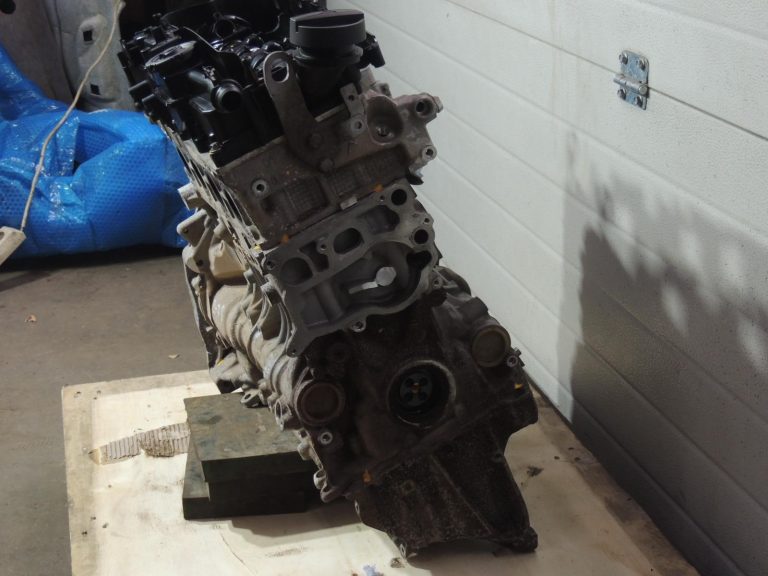 BMW G30 G31 520d xDrive dzinējs B47D20A B47 190 PS 11002473091 OE