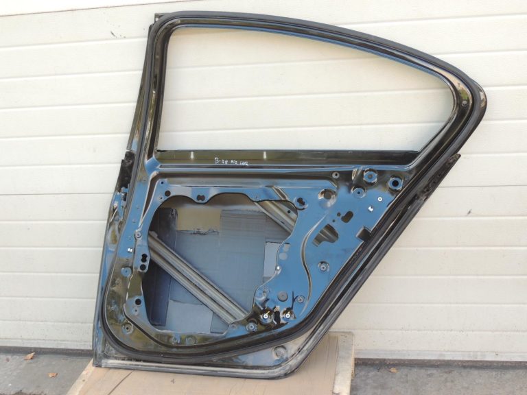 BMW G30 G31 aizmugurējā labā durvī, safīra melnā krāsā, 475 alumīnijs, 41007408964, OE