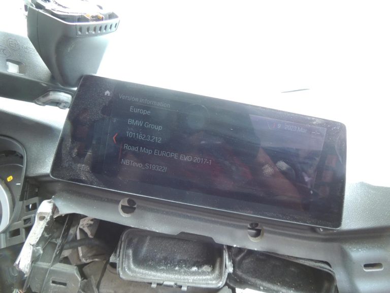 BMW G30 520D oriģinālais ekrāns 65508781408