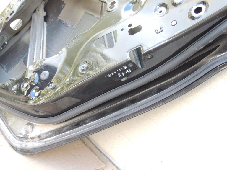 BMW G30 G31 aizmugurējā labā durvī, safīra melnā krāsā, 475 alumīnijs, 41007408964, OE