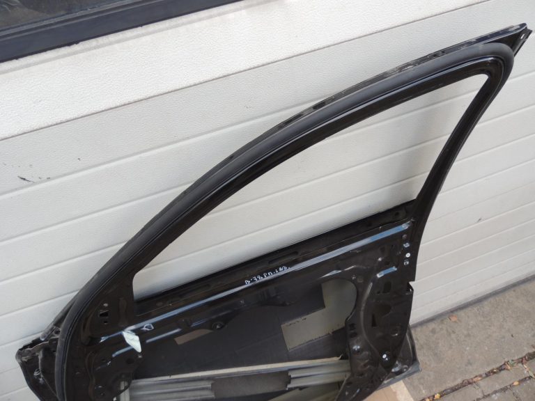 BMW G30 G31 priekšējā labā pasažiera durvis, safīra melnā krāsā, 475, 41007408962, OE