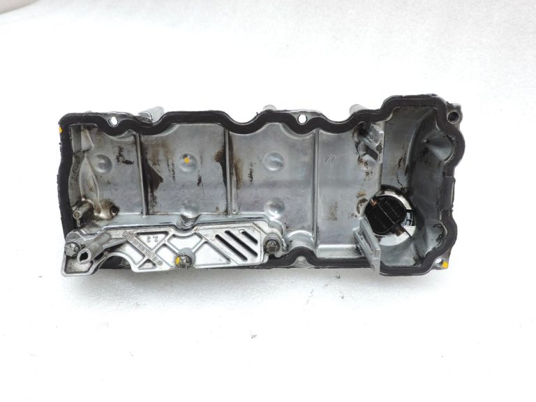 Smart ForTwo W450 0,7 Turbo M160.920 vārstu vāks, cilindru galvas vāks A1600160705