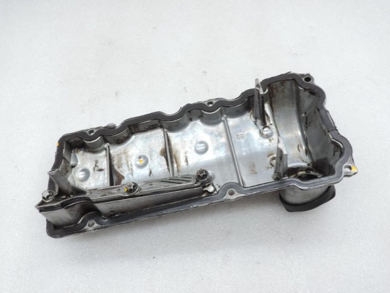 Smart ForTwo W450 0,7 Turbo M160.920 vārstu vāks, cilindru galvas vāks A1600160705