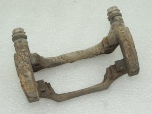 BMW G30 G31 bremžu kluča turētājs (labais) 34106882256 6882256 OE