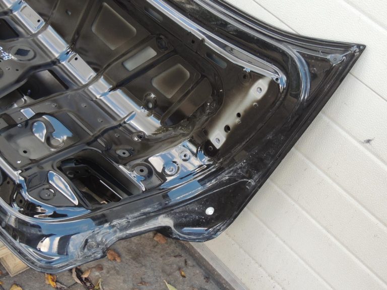 BMW G30 bagāžnieka vāks no alumīnija, safīra melnā krāsā, 475, 41007440695, OE
