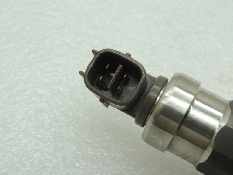 Opel Signum, Vectra C, Saab 9-5, Renault Espace 3.0 V6 degvielas iesmidzinātājs 98432375 OE