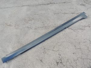 BMW G30 G31 labās puses sliekšņa apdare, safīra melnā krāsā, 475 51777475604, oriģinālā detaļa (OE)
