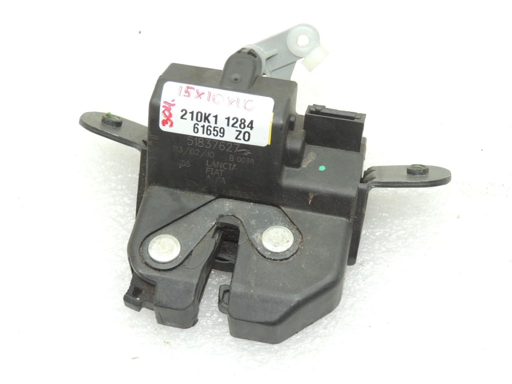 Fiat Doblo 263 Opel Combo D aizmugurējās durvju slēdzene, aizmugurējā slēdzene 51837628 51837627 OE