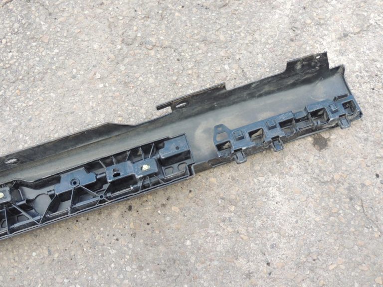 BMW G30 G31 labās puses sliekšņa apdare, safīra melnā krāsā, 475 51777475604, oriģinālā detaļa (OE)