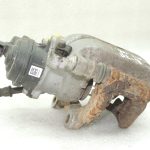BMW G30 G31 aizmugurējā labā bremžu kluča servodzinēja kronšteins 34216870576 6870576 OE