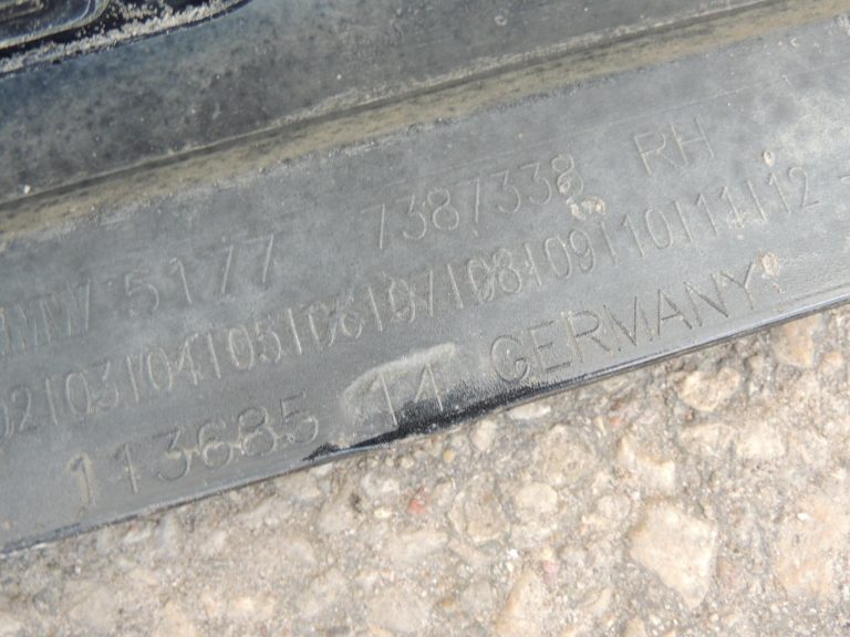 BMW G30 G31 labās puses sliekšņa apdare, safīra melnā krāsā, 475 51777475604, oriģinālā detaļa (OE)