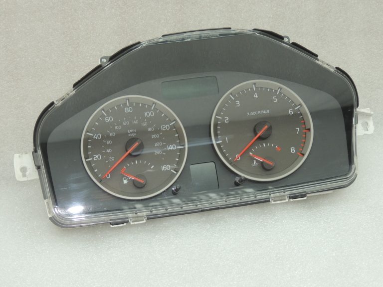 Volvo S40 🚨MPH🚨 Instrumentu paneļa spidometrs benzīns 8602880
