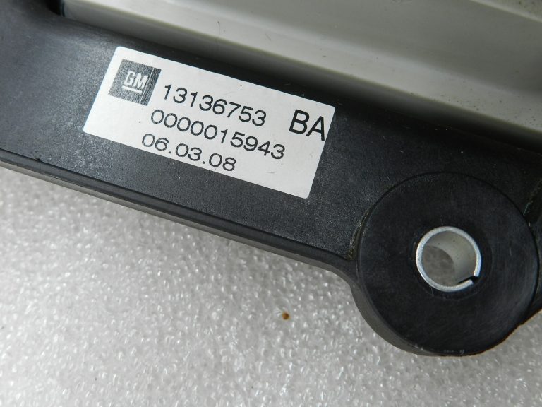 Opel Zafira B oriģināls pārnesumu pārslēgšanas sviras bloks 13136753