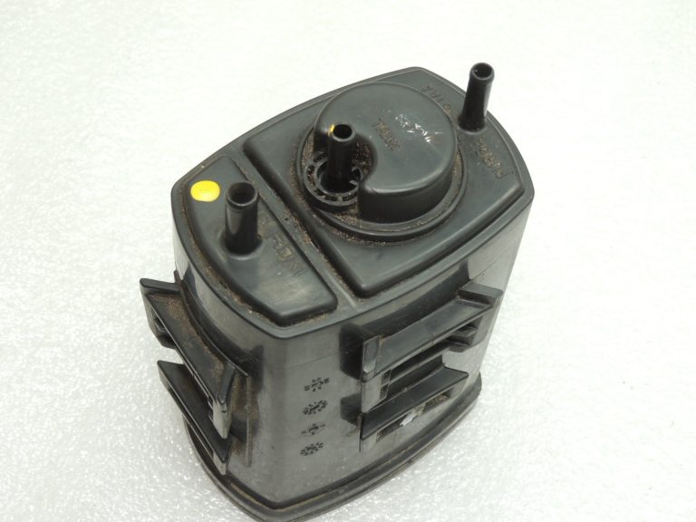 OEM Suzuki Jimny III 1.3i aktīvās ogles kanisteris 1856081AA0
