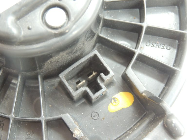 OEM Suzuki SX4 1.6i LHD ventilatora motors Sildītāja ventilators 7415062JA0