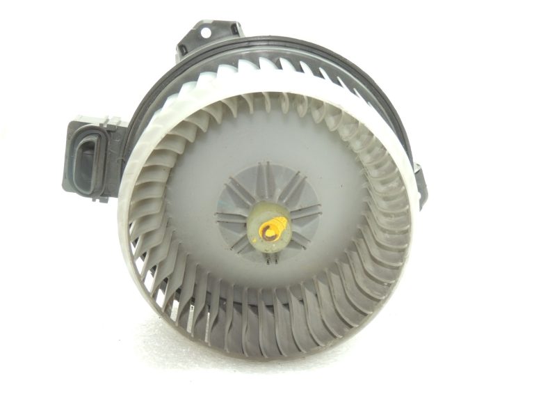 OEM Suzuki SX4 1.6i LHD ventilatora motors Sildītāja ventilators 7415062JA0