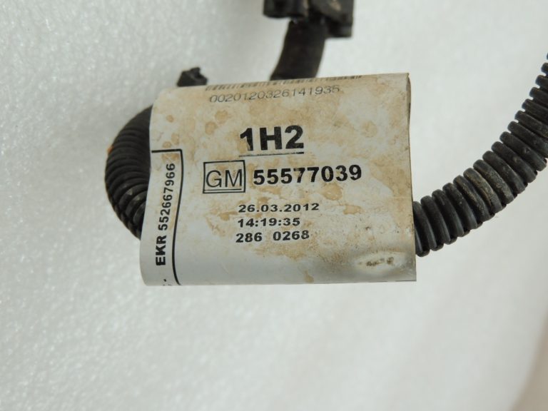 Opel Zafira C 2.0CDTi F40 motora elektroinstalācijas instalācija eļļas līmeņa un kloķvārpstas sensors 55577039