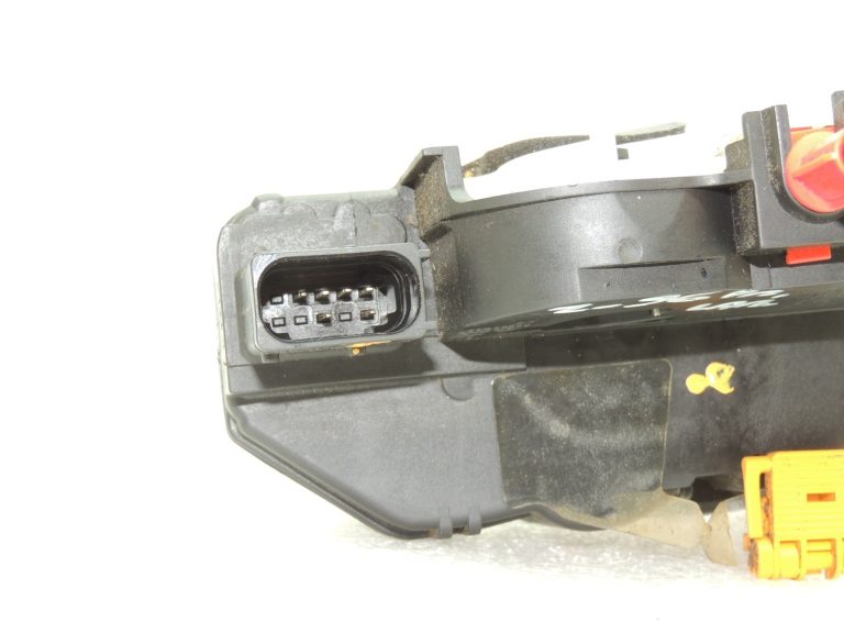 OEM Opel Zafira C durvju slēdzene priekšā pa labi 13579523