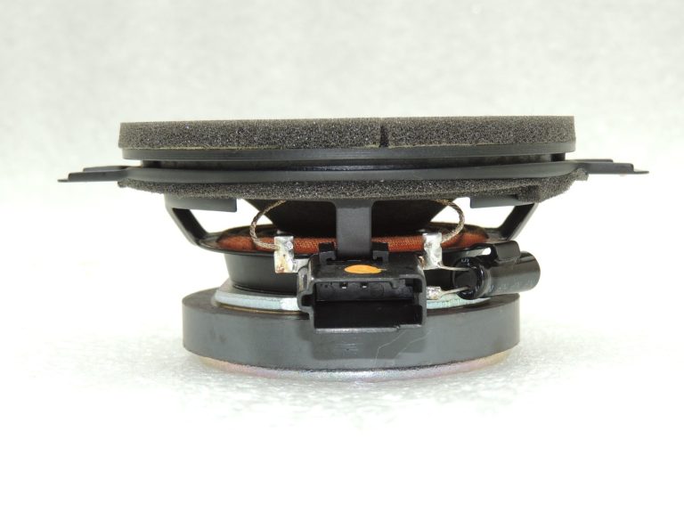 OEM Opel Zafira C skaļrunis centrālā paneļa paneļa YR00290180