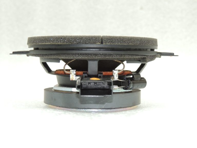 OEM Opel Zafira C skaļrunis centrālā paneļa paneļa YR00290180