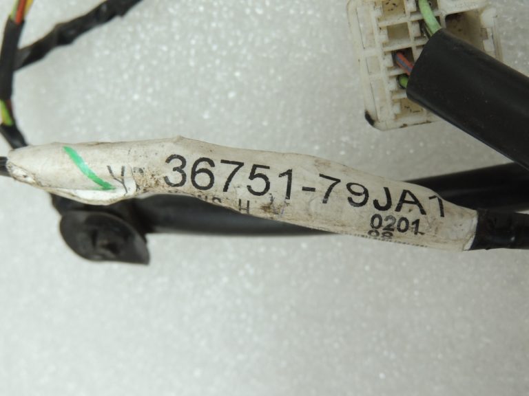 OEM Suzuki SX4 1.6i Aizmugurējo kreiso durvju elektroinstalācijas instalācija 3675179JA1
