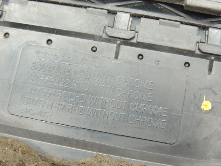 Volvo V70 III instrumentu paneļa paneļu gaisa sprauslu komplekts 30791984 30755181