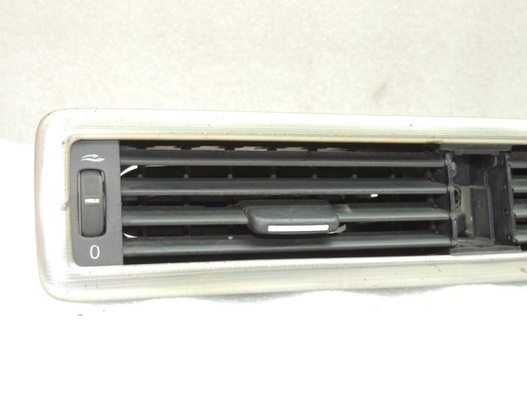 Volvo V70 III instrumentu paneļa paneļu gaisa sprauslu komplekts 30791984 30755181