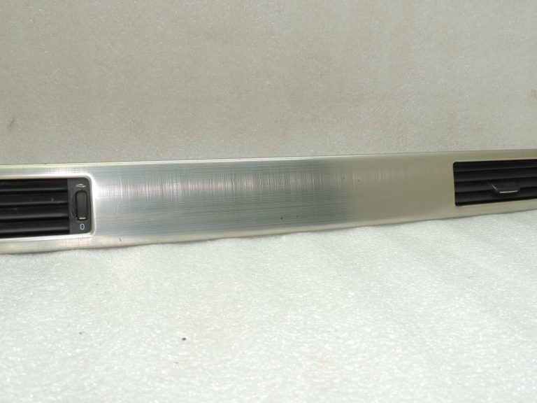 Volvo V70 III instrumentu paneļa paneļu gaisa sprauslu komplekts 30791984 30755181