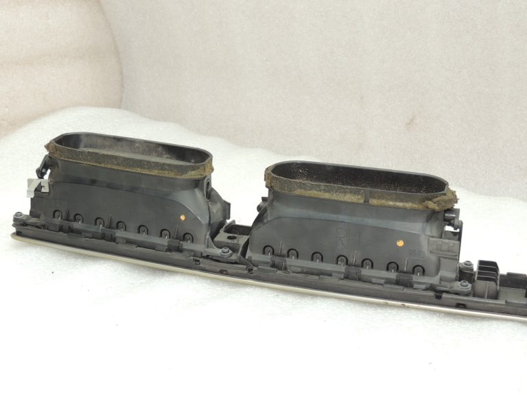 Volvo V70 III instrumentu paneļa paneļu gaisa sprauslu komplekts 30791984 30755181