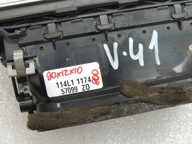 Volvo V70 III instrumentu paneļa paneļu gaisa sprauslu komplekts 30791984 30755181