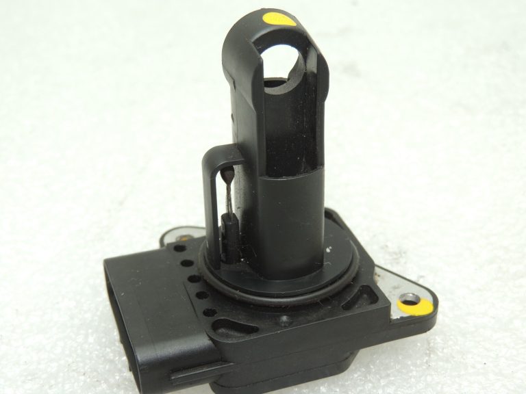 Suzuki SX4 Masas gaisa plūsmas sensors 1380054L00